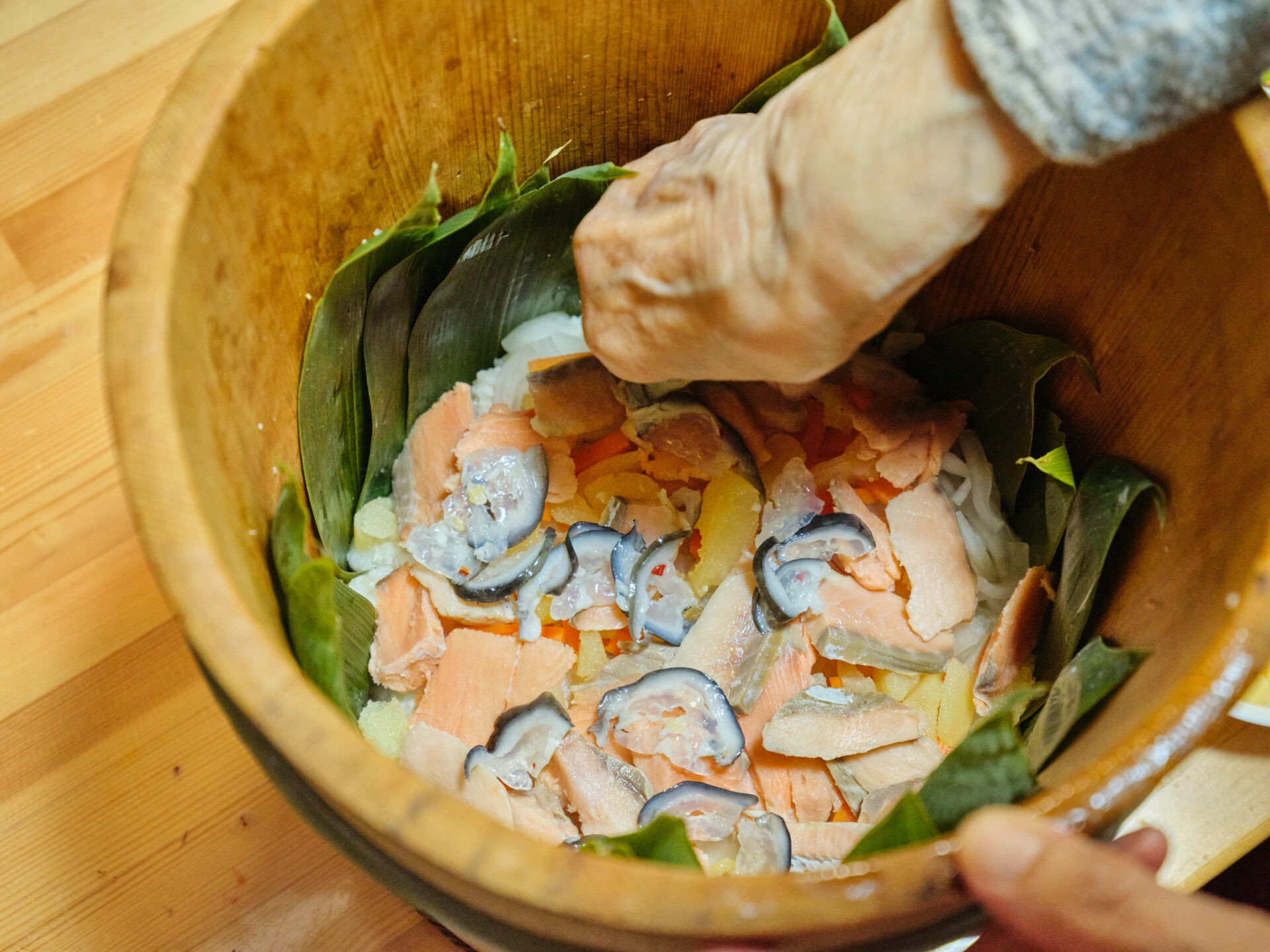 村上の飯ずし作り