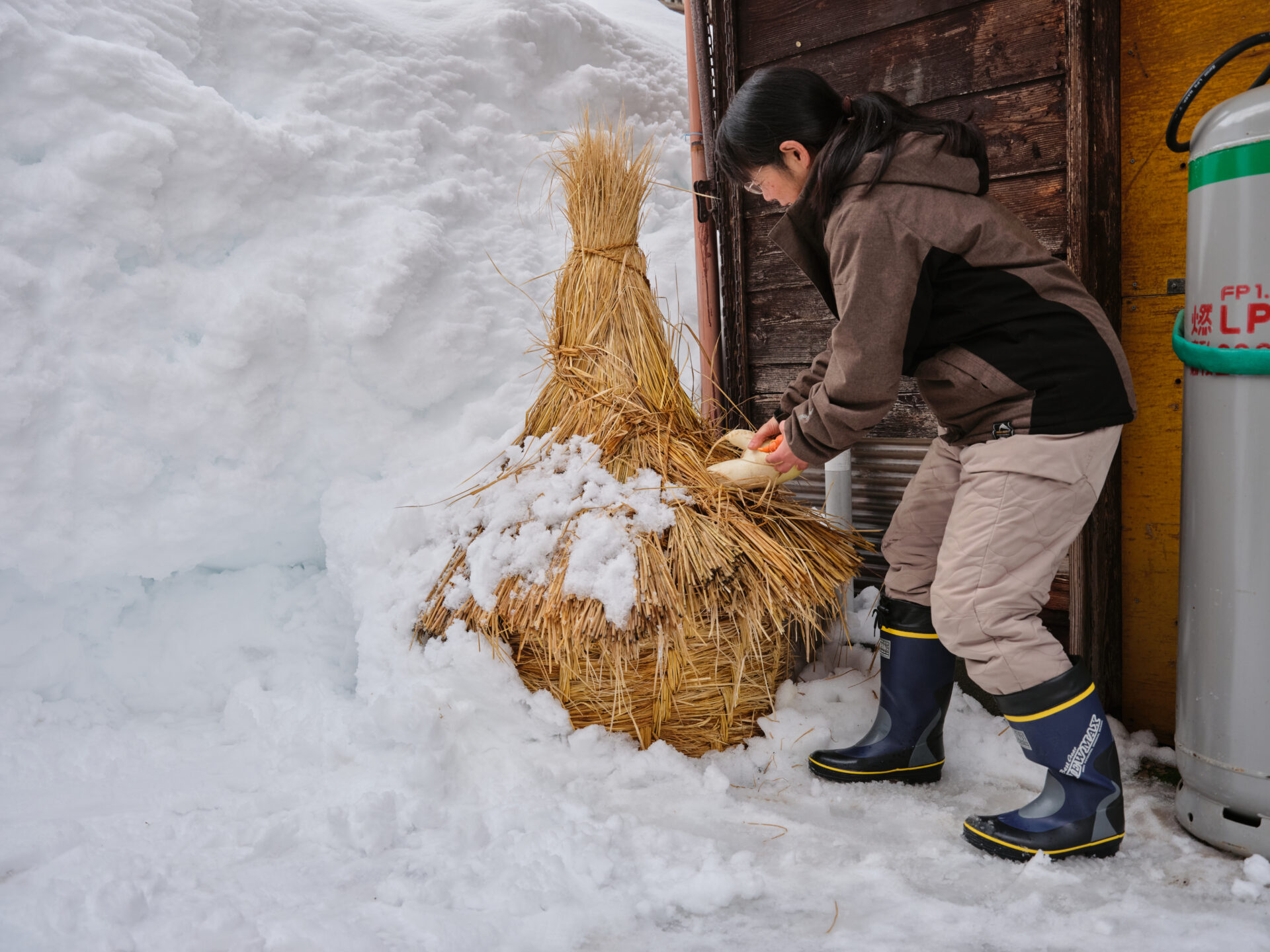 屋外の貯蔵庫「大根つぐら」
